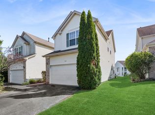 946 Cynthia Ln, Lake In The Hills, IL 60156