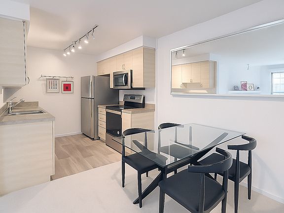 3rd image of 224 9th St APT G204