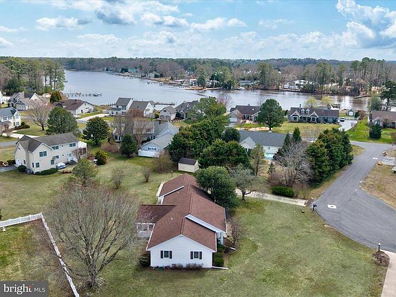3rd image of 23839 Neptunes Ct