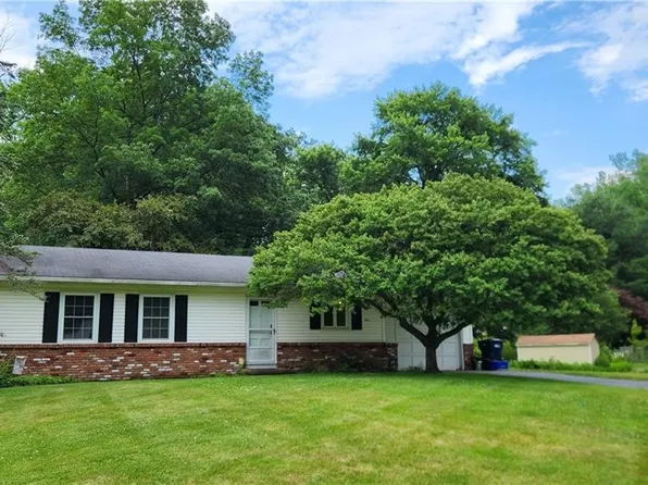 4 Brook Holw, Pittsford, NY 14534