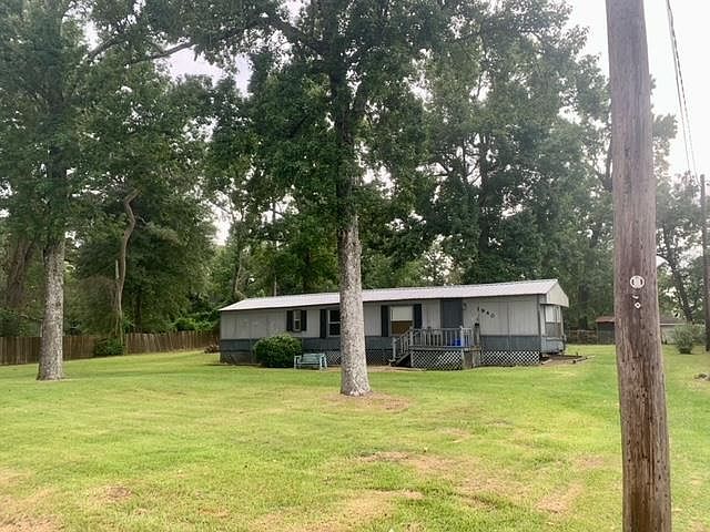 2nd image of 1940 Holly Dr