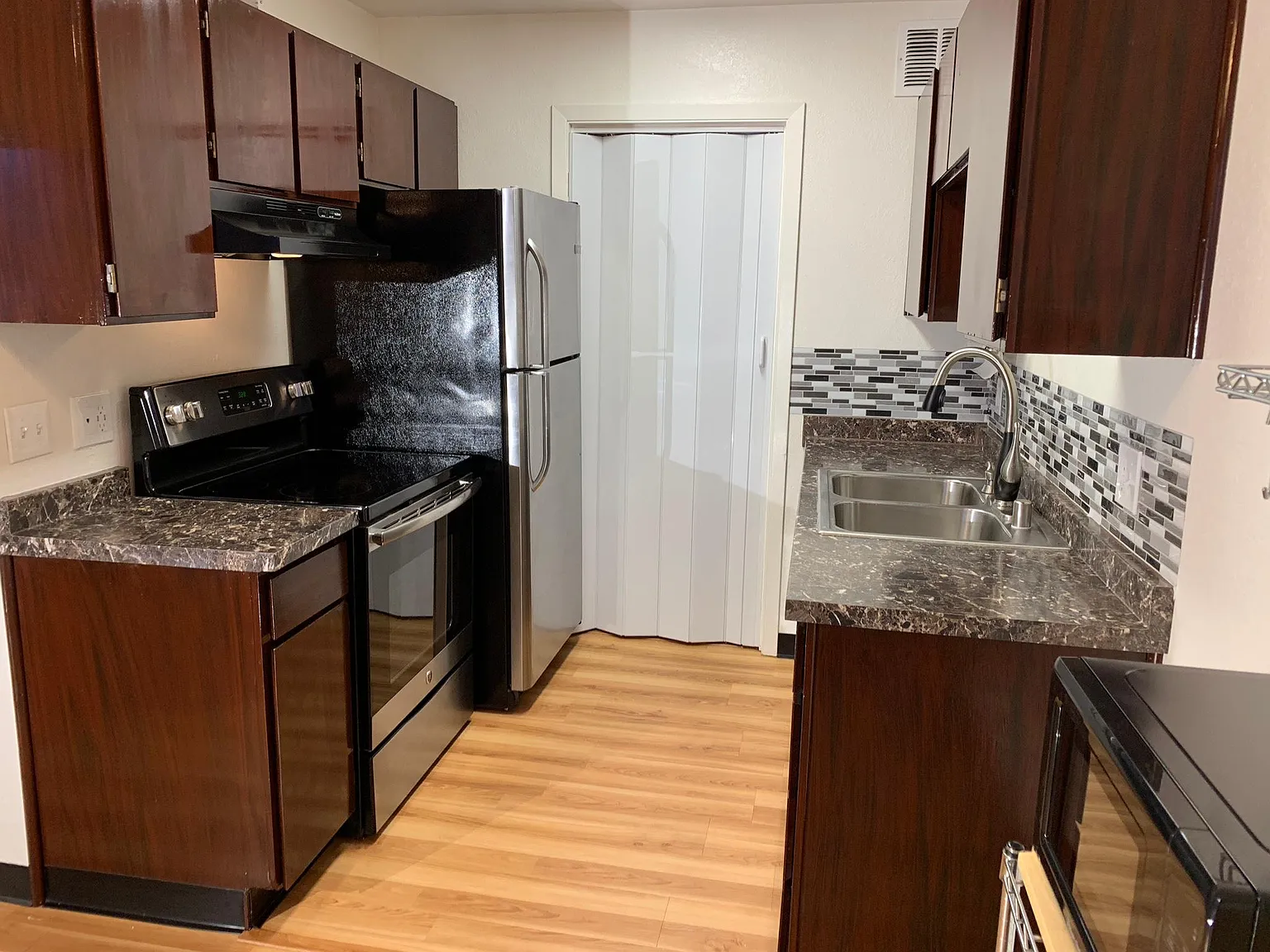 1611 Juneau Dr — Photo 4