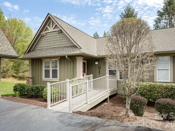 501 Fox Den Ct, Hendersonville, NC 28792