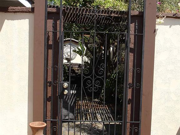 4th image of 707 Nieves Ln