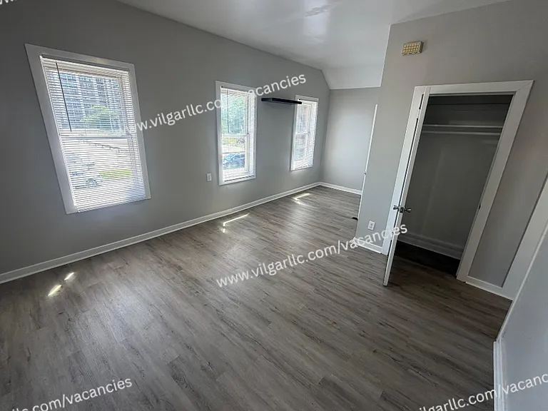 4714 Tod Ave — Photo 9