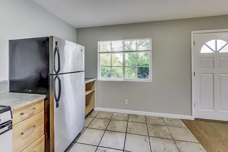 Modern and Sunny 2 Bedroom apartment ! — Photo 4