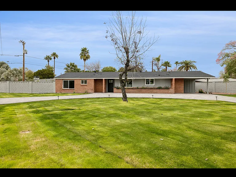 1216 W Rovey Ave — Photo 22