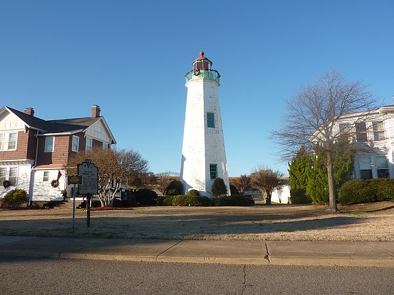 walk to old point lighthouse