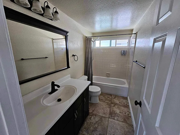 10794 Glendover Ln — Photo 9