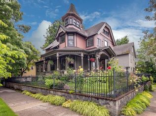 2036 SE Taylor St, Portland, OR