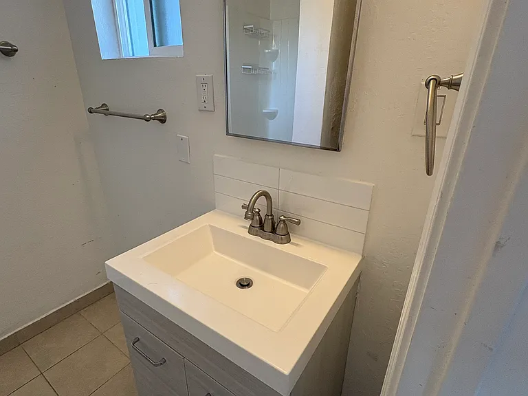 1638 Bay Rd #4 — Photo 23