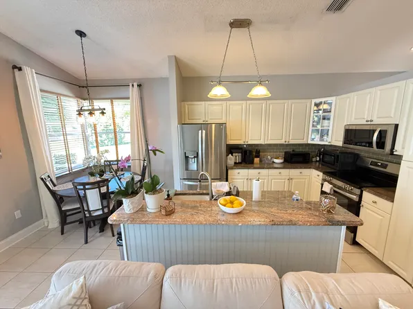 7841 Rockport Cir, Lake Worth, FL 33467