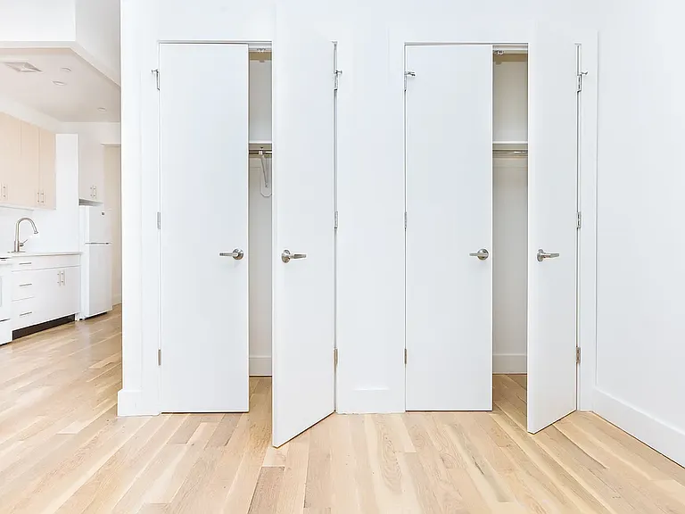 818 Lexington Ave #3S — Photo 5