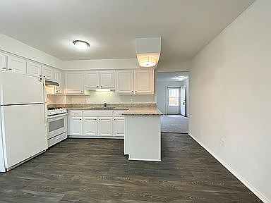 5th image of 39185 Jefferson Ave