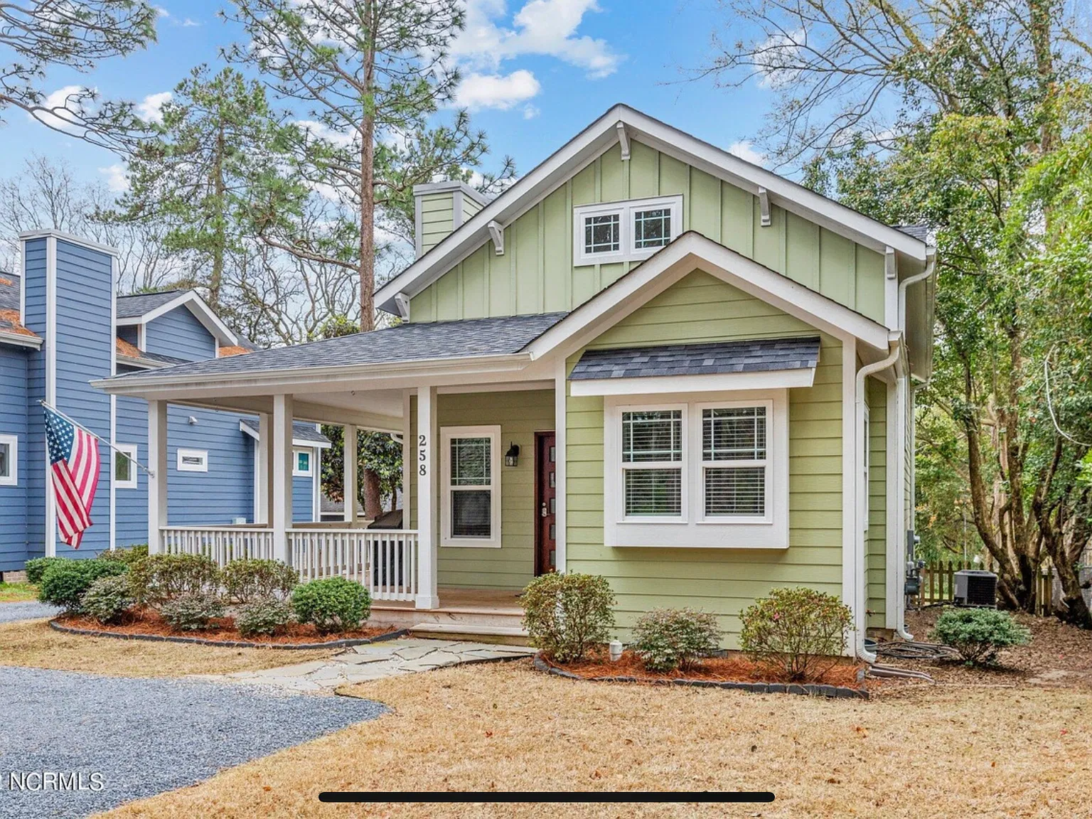 3 bed, 1210 sqft, $2,400 — Photo 3