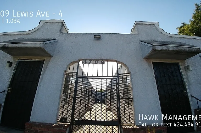 1709 Lewis Ave #4 — Photo 4