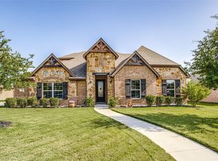 214 Debbie Way, Red Oak, TX 75154