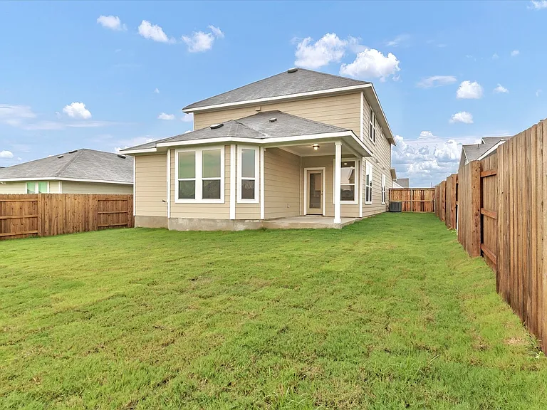 135 Lyndon Dr — Photo 21