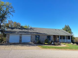 8032 Marshall Dr, Maysville, KY 41056