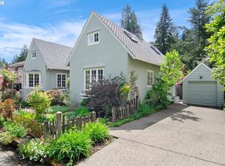 2148 SW Edgewood Rd, Portland, OR 97201