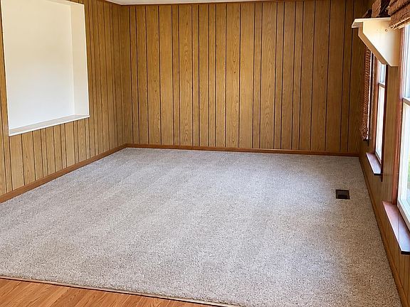 3rd image of 635 Elm St