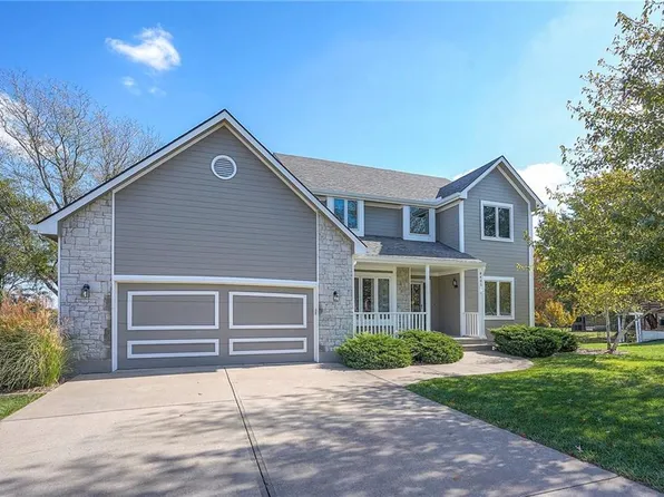 4405 NE Blue Jay Dr, Lees Summit, MO 64064