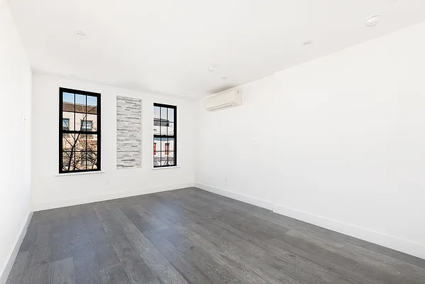 Rented by The Agency | media 11