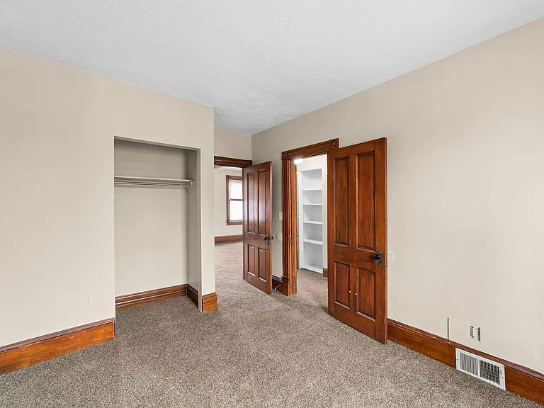 9811 Marietta Avenue — Photo 18
