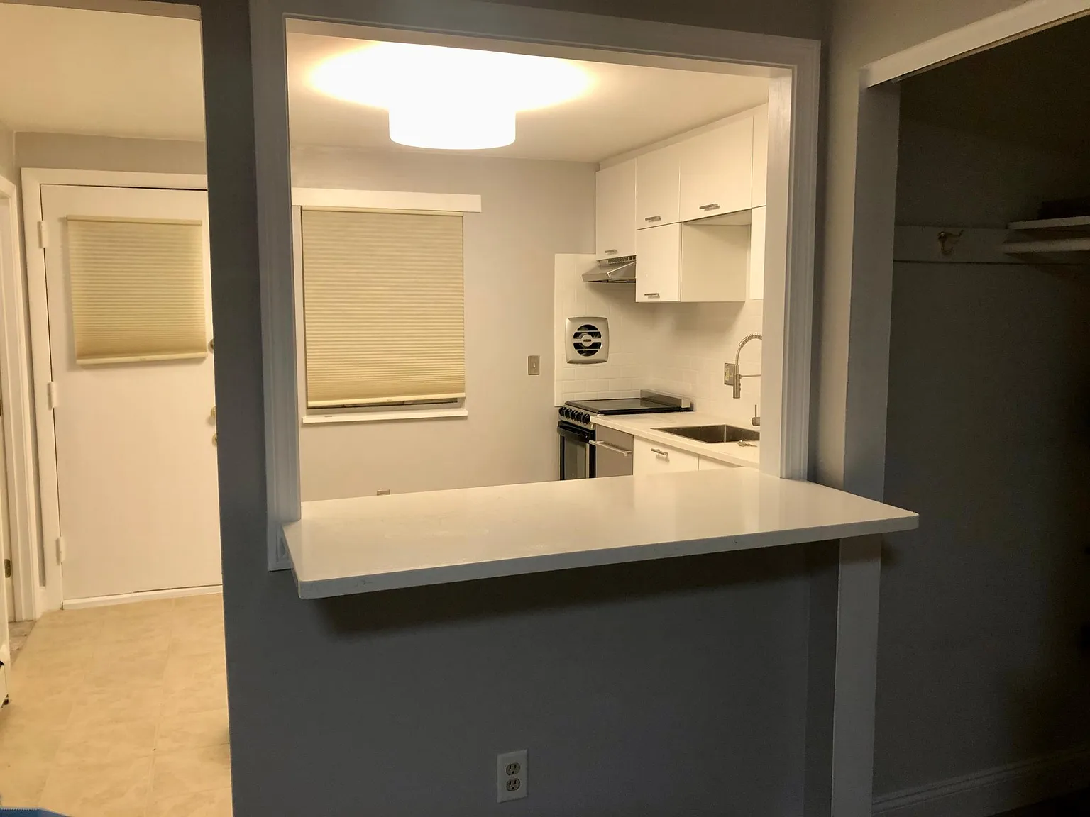 1 Colonial Dr — Photo 3