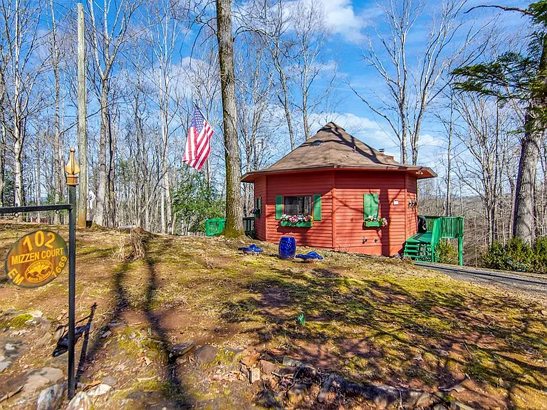 102 Mizzen Ct — Photo 32