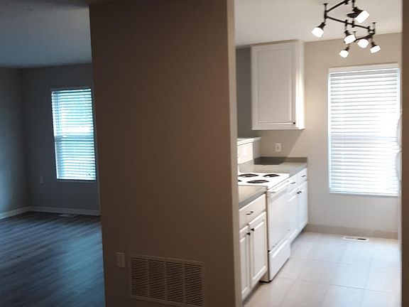 3rd image of 550 Colony Park Dr APT 102
