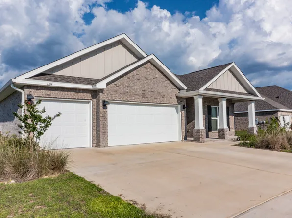 1109 Shoal River Dr, Crestview, FL 32539