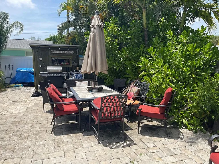 2904 Avenue B — Photo 9