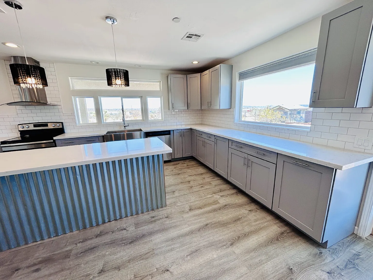3 bed, 2.5 bath, 1876 sqft, $2,397 — Photo 2
