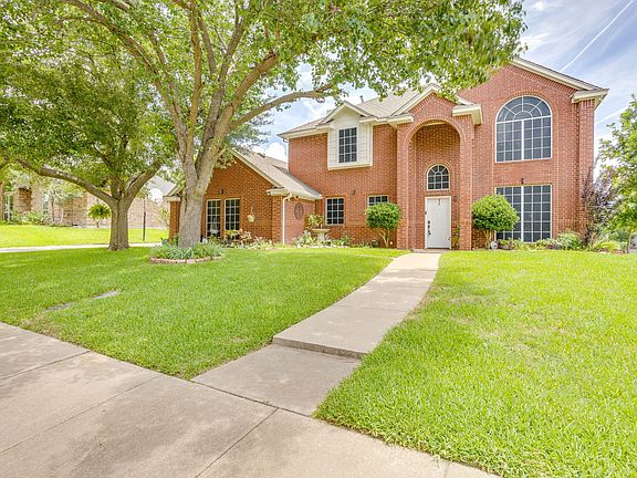 2nd image of 435 Arbor Lawn Dr