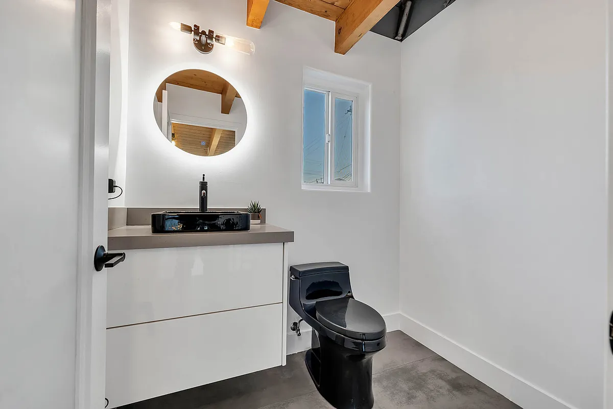 Building Photo - 24 20th Ave #12B