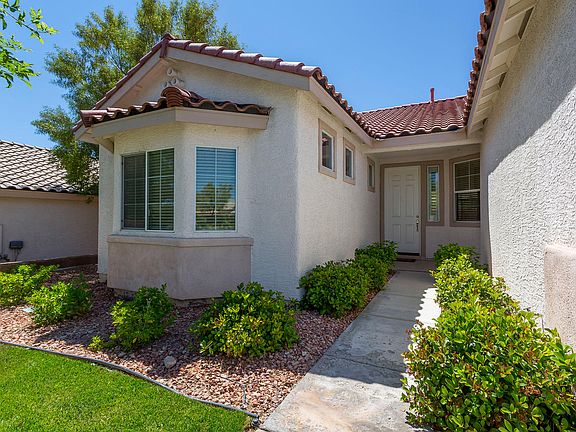 2nd image of 4391 El Presidio Dr