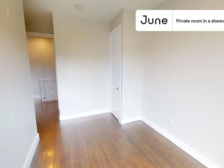 444 Franklin Ave #D — Photo 2
