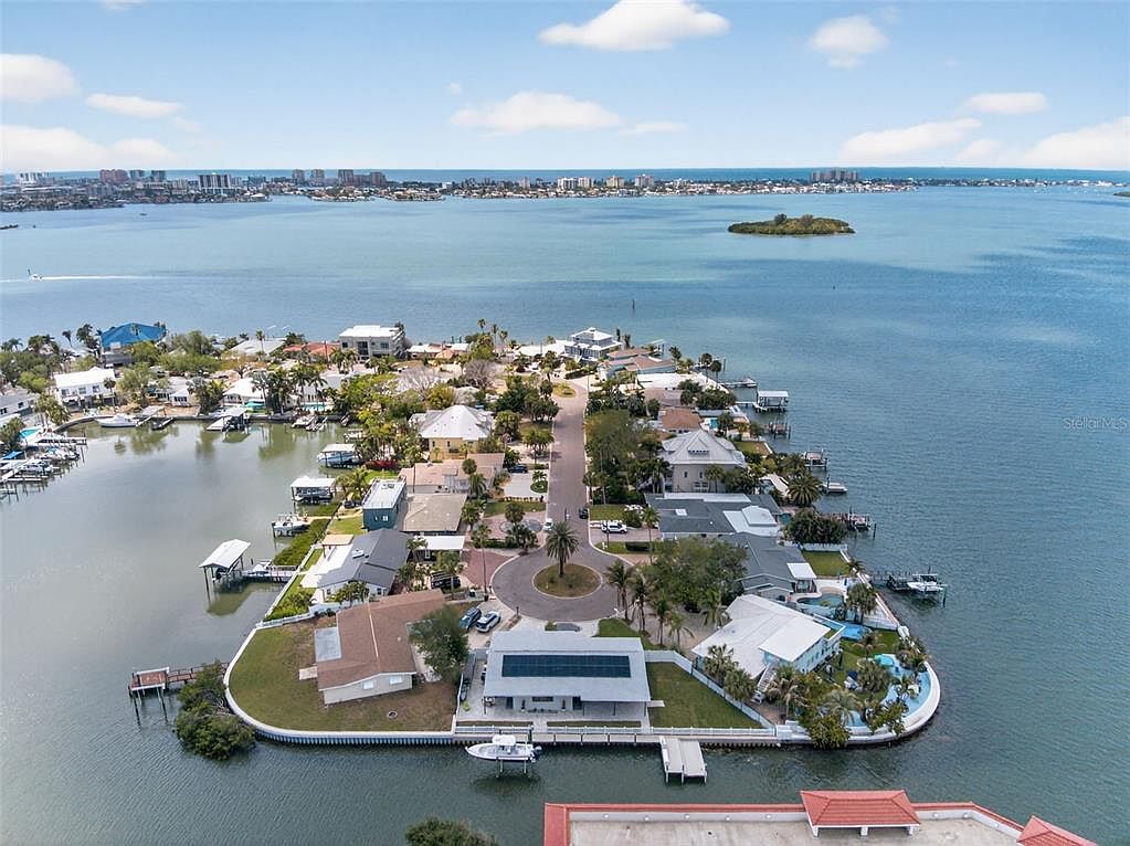 1866 Venetian Point Dr, Clearwater