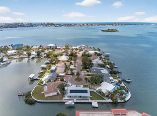 1866 Venetian Point Dr, Clearwater, FL 33755