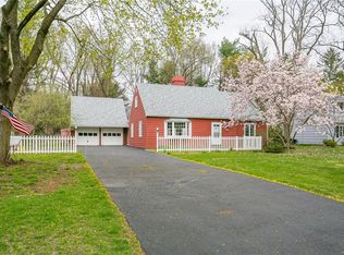 12 Kurt Rd, Pittsford, NY 14534