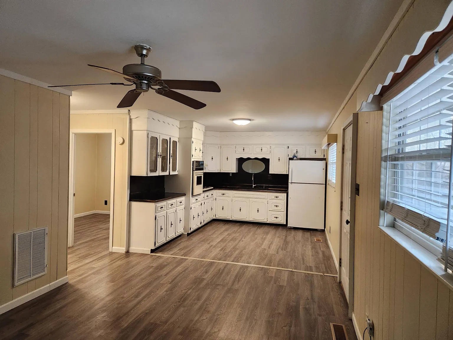 3 bed, 1230 sqft, $1,500 — Photo 4