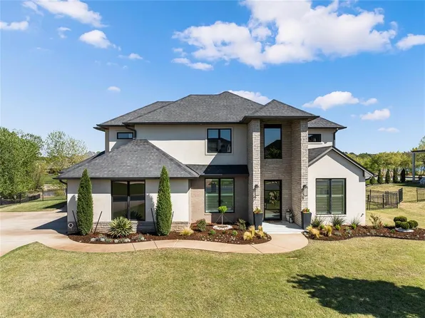 21682 N Sawtooth Cir, Edmond, OK 73012