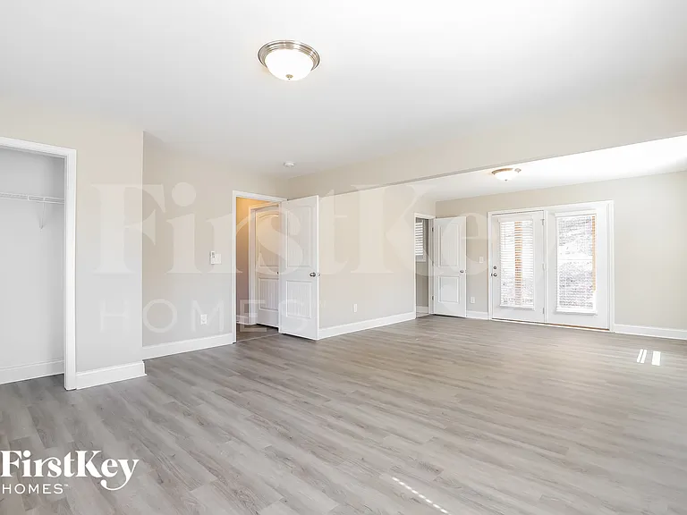 4104 Belvedere Cir — Photo 4