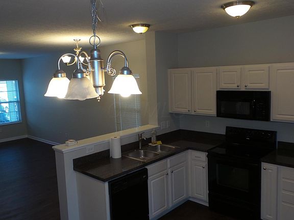 3rd image of 6237 Brassie Ave