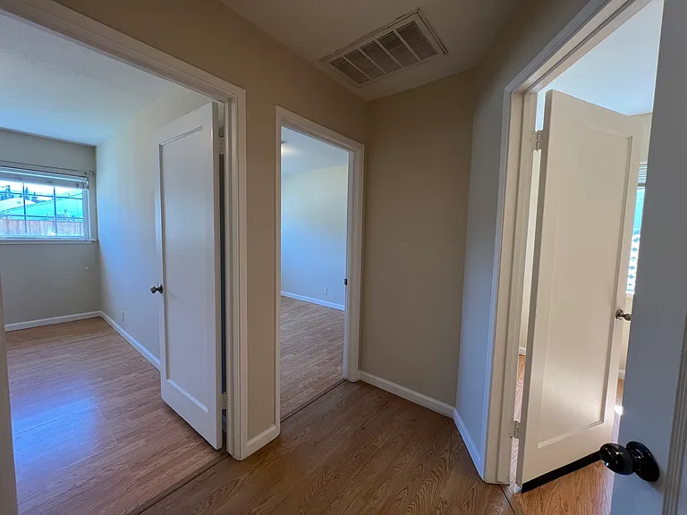 273 Staples Ave — Photo 8