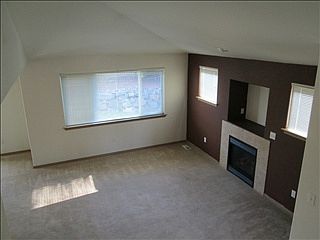 3rd image of 9400 Fagan Ct NE