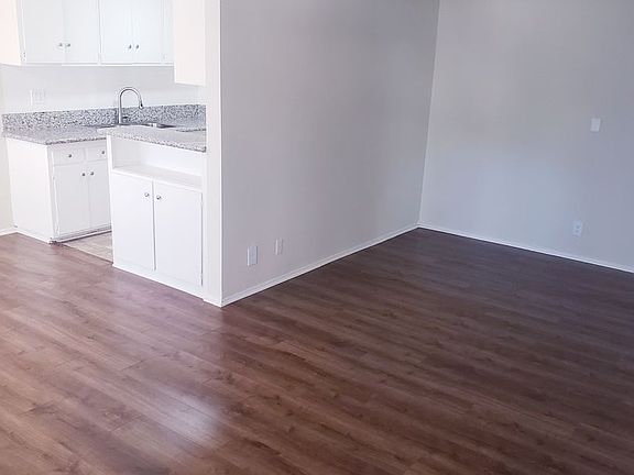 3rd image of 17950 Burbank Blvd APT 3