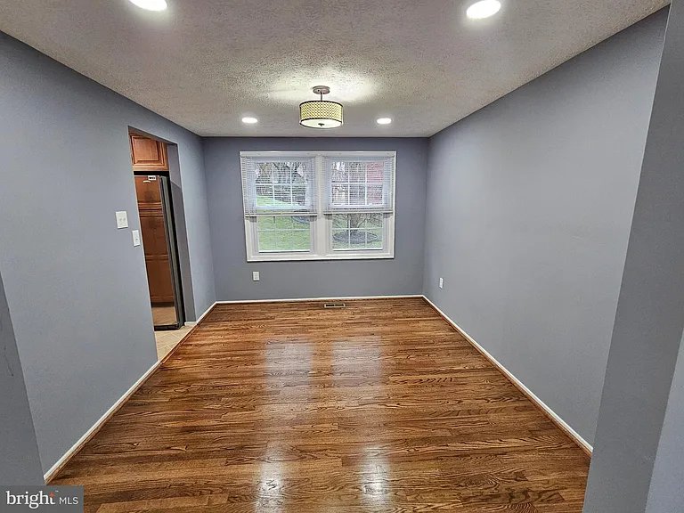 8619 Hayshed Ln — Photo 6