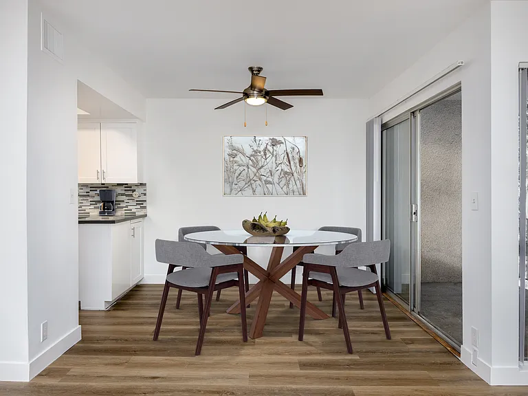 Euclid Place Apartments — Photo 16
